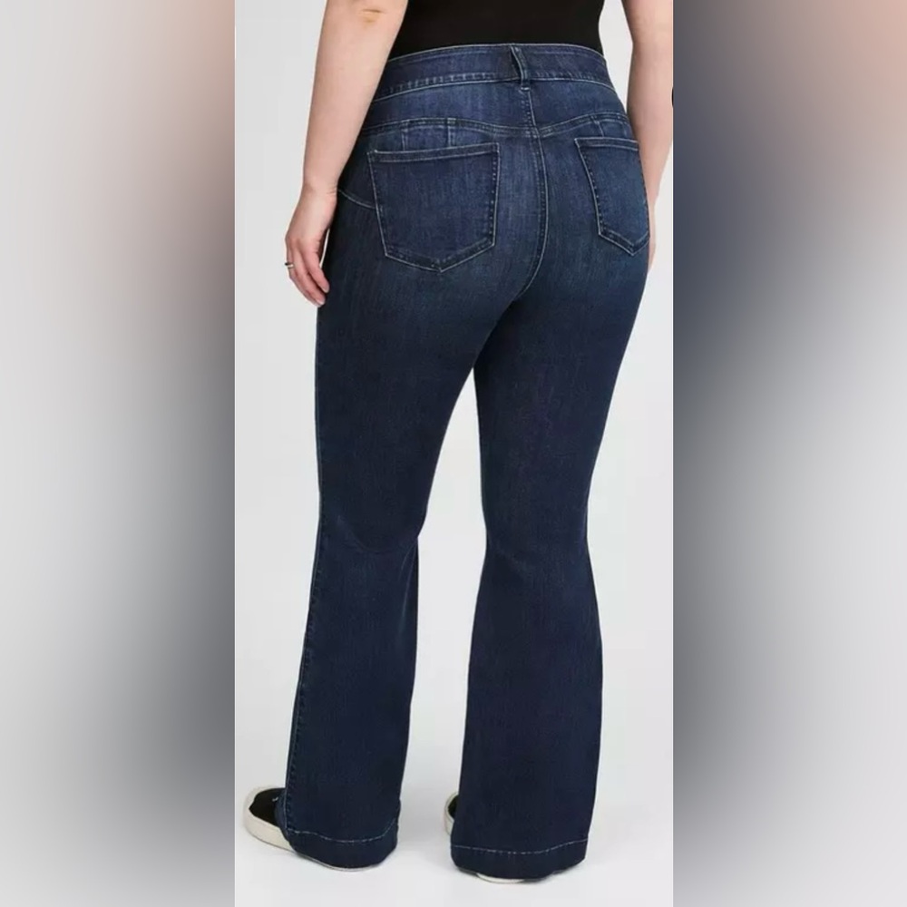 Torrid Bombshell Flare High-Rise Elastic Waist Soft Denim Jeans 24R - Picture 2 of 12